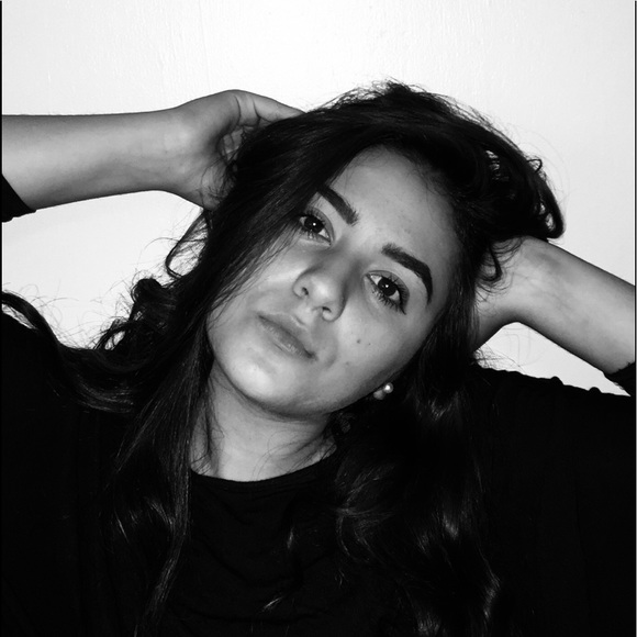 Meet your Posher, Gabby - Picture 2 of 4